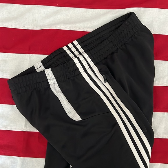 Adidas joggers - Picture 13 of 13